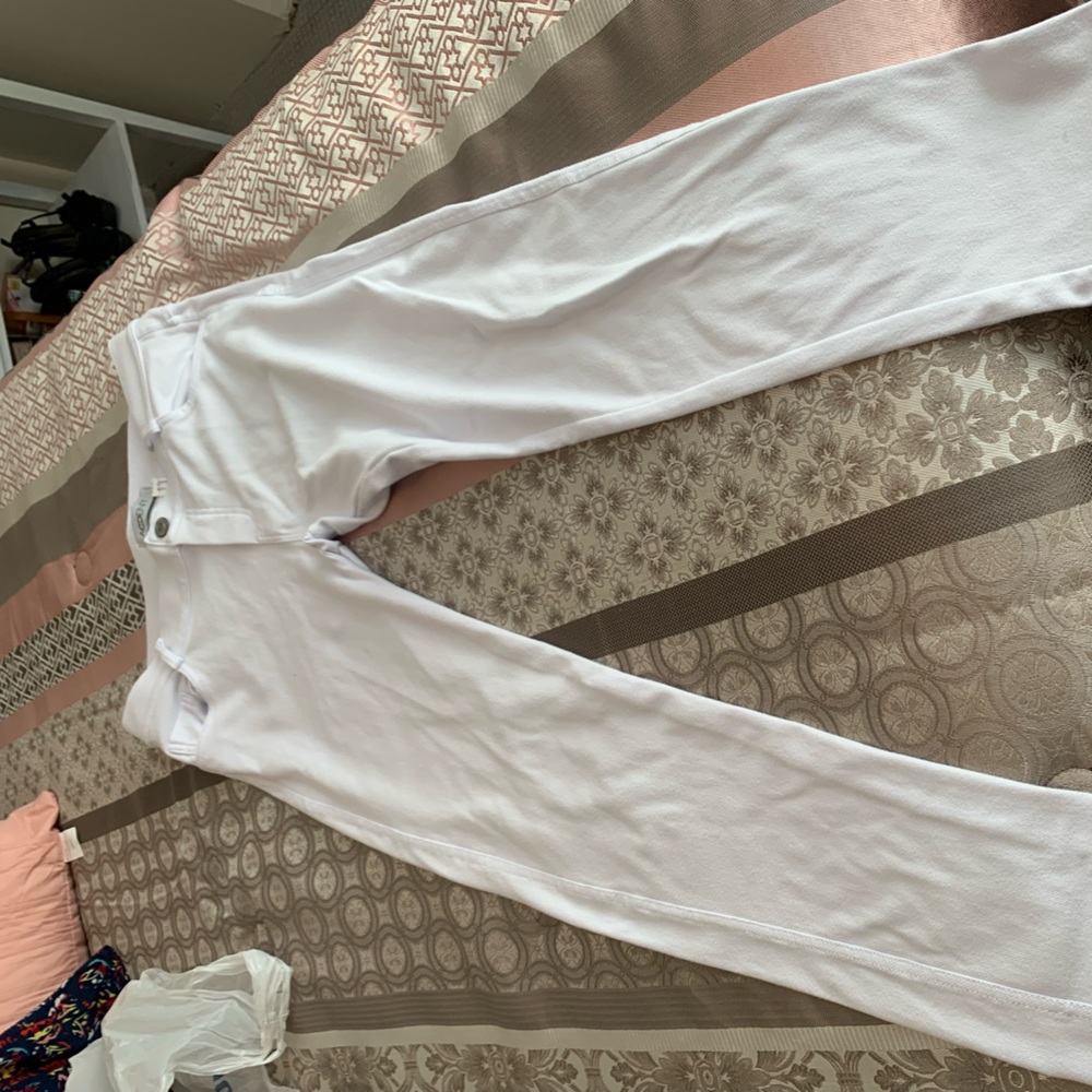 White skinny jeans